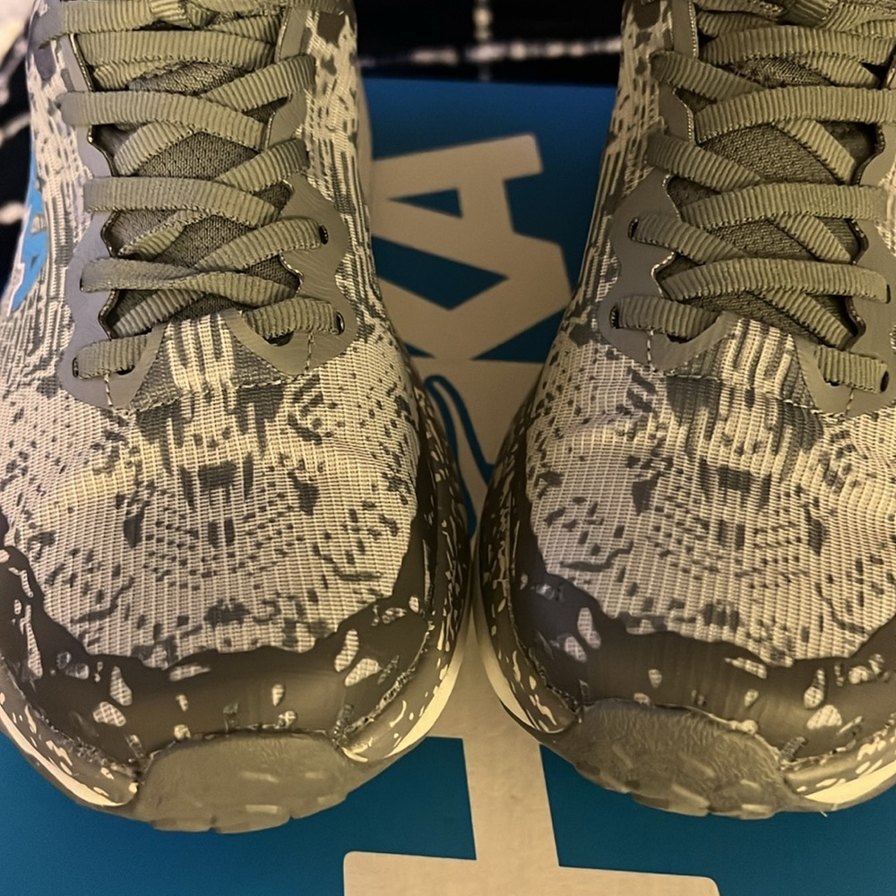 Hoka NWB Women’s Speedgoat 6 MID GTX 1155153/ADC. Various size available - Picture 2 of 8